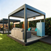 Pergola motorisée murale en aluminium pour extérieur avec finition thermolaquée, auvent à toit à lamelles pour balcon et jardin