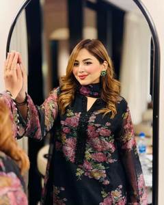 Faux Georgette lourde superbe couleur noire Style culturel punjabi courte longueur à la mode Kurti & Farshi Pent avec Dupatta pour les fêtes - Product Image 4