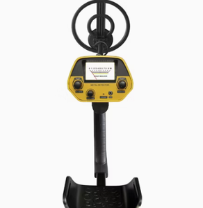 Detector de metales amarillo con pantalla digital y mango ajustable para escaneo del suelo - Product Image 1