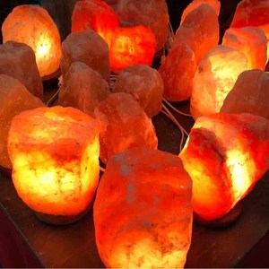 Lampes en sel naturel rose de l'Himalaya fabriquées à la main corps en cristal alimentation électrique lumière LED pierre fabriquée sur mesure Pakistan - Product Image 3