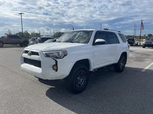 2019 Toyota 4 <b>Runner</b> SR5 - Product Image 4
