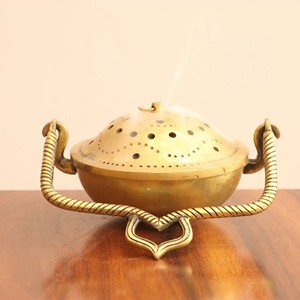 Quemador de Incienso Colgante de Latón Hecho a Mano, Ecológico y Duradero, para Altar de Iglesia y Decoración Espiritual del Hogar - Product Image 4