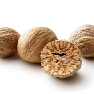 Noix de muscade séchée AD de source agricole biologique offrant une saveur audacieuse et distinctive pour la pâtisserie, la cuisine quotidienne, les plats spéciaux et les boissons savoureuses - Product Image 1