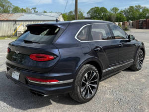 Bentley Bentayga 2022 Certificado Limpio - Product Image 2