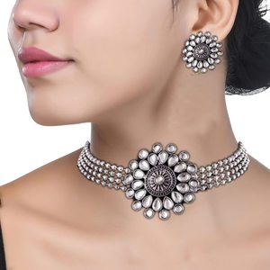 Conjunto de Joyería Nupcial Kundan Chapado en Oro Vintage con Diseño de Loto y Ojo de Buey Redondo con Perla para Boda y Regalo - Product Image 4