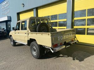 Neatly used 2007 <b>T</b>-o-y-ota L-a-nd Cr-u-iser Middle Eastern-Market FZJ79, Left-Hand <b>Drive</b>, 5-Speed Manual, 4WD - Product Image 6