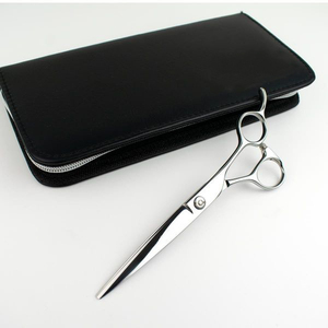 Ciseaux de coiffeur professionnels en acier au carbone avec étui de présentation en cuir PU - Product Image 1