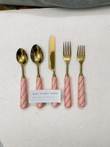 Couverts en métal durables avec manche en bois, adaptés aux réunions de famille, aux occasions festives et à l'usage quotidien - Product Image 2