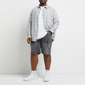 Tela vaquera 70% algodón, 2% elastano, 28% poliéster, ceñida, dobladillo, cinturón, lazo gris, pantalones cortos vaqueros ajustados - Product Image 4