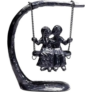 Figuras de metal de parejas románticas que representan la armonía entre la fuerza y la belleza en la expresión artística - Product Image 6
