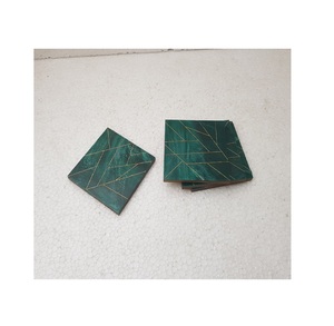 Dessous de verre élégants en bois et en résine conçus à la main pour la décoration de table et les options de cadeau d'un fournisseur indien - Product Image 1