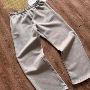 Conjunto de Sudadera con Capucha y Pantalones Deportivos con Estampado Gráfico de Lujo en Rojo y Blanco, Estilo Urbano, Corte Holgado - Product Image 1