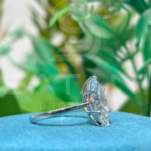 Bague de fiançailles en moissanite taille marquise, or massif, sertie cathédrale, avec un design élégant et surélevé pour une demande en mariage romantique intemporelle - Product Image 2