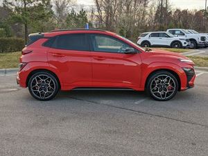 Hyundai <span class=keywords><strong>Kona</strong></span> 2023 FWD con sedili in pelle cambio automatico benzina carburante <span class=keywords><strong>auto</strong></span> usate molto pulite e ordinatamente usate disponibili per la vendita - Product Image 4
