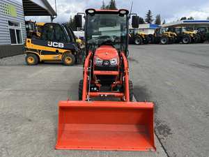 Tractor Utilitario Compacto LX3310HSDC 2022 con Cabina, Transmisión por Engranajes, 4x4, Bomba y Rodamientos - Product Image 3