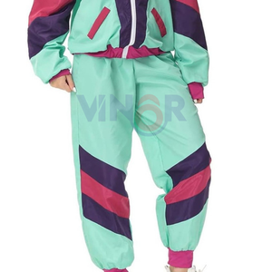 Conjunto de 2 Piezas de Moda OEM para Mujer, Chaqueta Cortavientos con Capucha, Estampado Sólido, Logotipo Personalizado, Elástico en 4 Direcciones, Ligero, Corte Regular - Product Image 5