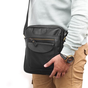Wholesale Custom Handcrafted Genuine Leather <b>Messenger</b> <b>Bag</b> Casual Fashion Crossbody Sling Shoulder <b>Bags</b> for <b>Men</b> Zipper Closure - Product Image 3