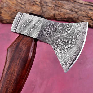 Hache décorative d'extérieur en acier de Damas, tête en acier à motif artisanal avec manche en bois naturel poli, pour collection, cadeau et exposition - Product Image 3