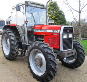 รถแทรกเตอร์แมสซีย์เฟอร์กูสัน290/300 4WD สำหรับฟาร์มพร้อมเครื่องยนต์ - Product Image 1