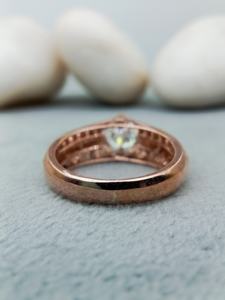 แหวนแต่งงานสุดหรู18K สีทองสไตล์ฮิปฮอปเทรนด์คลาสสิกหรูหราสำหรับผู้หญิงได้รับการรับรองจาก VVS เพชรโค้งมนธรรมชาติ - Product Image 4