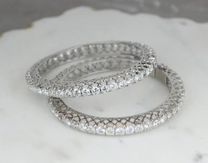 เพชรโมอิสสีขาวกลมที่สวยงามกำไลเงินสเตอริ่งชุบทองดอกไม้ลายมุกหินหลักของขวัญวันครบรอบแต่งงานสำหรับเธอ - Product Image 1