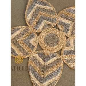 แผ่นรองจานรูปดาวขนาด 25 นิ้ว ทำจากปอกระเจา ถักมือ เป็นมิตรกับสิ่งแวดล้อม ใช้ตกแต่งโต๊ะสไตล์เรียบง่าย เหมาะสำหรับวันหยุด กันน้ำ ใช้เป็นของตกแต่งกลางโต๊ะ - Product Image 4