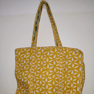 Bolsa de Compras de Playa Ligera de Algodón Floral Ecológica, Bolsa de Mano Acolchada con Estampado de Bloques Hecha a Mano con Práctico Bolsillo Interior - Product Image 1