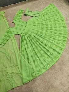 Ensemble de robe Anarkali en georgette de qualité supérieure, prêt à porter, avec broderie de sequins, pour filles, en gros - Product Image 3