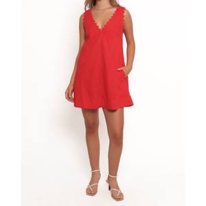 ชุดมินิเดรสสำหรับผู้หญิง ออกแบบมาเพื่อสไตล์ที่มั่นใจ โดดเด่นด้วยทรงเรียบหรู สัมผัสนุ่ม และสะท้อนความทันสมัย - Product Image 2