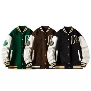 Veste universitaire tendance avec patchs en chenille personnalisés, broderie élégante, bomber moderne de style lettreman - Product Image 1
