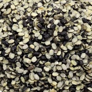 Urad dal saludable y nutritivo a granel, 100% natural, sin OMG, legumbre rica en proteínas y fibra, ideal para sopas, ensaladas, germinación y cocina. - Product Image 2
