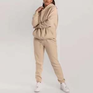 Conjunto de sudadera polar de 2 piezas para mujer personalizada de alta calidad Pantalones de joggers de moda con tops cortos de longitud - Product Image 2