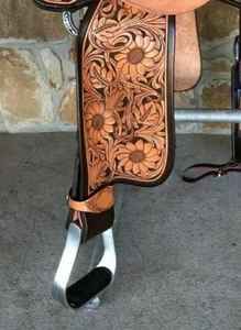 Silla de Montar Occidental de Cuero para Carreras de Barriles |   Diseño de Girasol Tallado a Mano |   Calidad Premium al Mejor Precio |   Equipo Ecuestre - Product Image 3