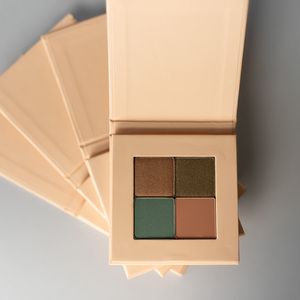 Mini palette d'ombres à paupières Ginger Moka Tons chauds luxueux avec finitions mates et chatoyantes pour un look polyvalent - Product Image 2