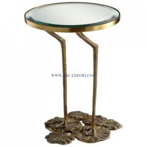Table à roulettes pour serveur d'hôtel, cadre plaqué or de grande taille à 3 niveaux en métal et verre, table d'appoint basse faite à la main au design unique - Product Image 3