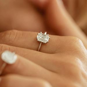 Bague de fiançailles solitaire en diamant véritable taille émeraude étincelante 1,25 CTW certifiée IGI, bijoux personnalisés en or rose 14 carats avec sertissage pavé - Product Image 6