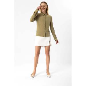 Haut en mousseline de soie décontracté et formel pour femmes en taille XL, motifs floraux léopard brodés, logo sur le devant, décoration en dentelle - Product Image 3