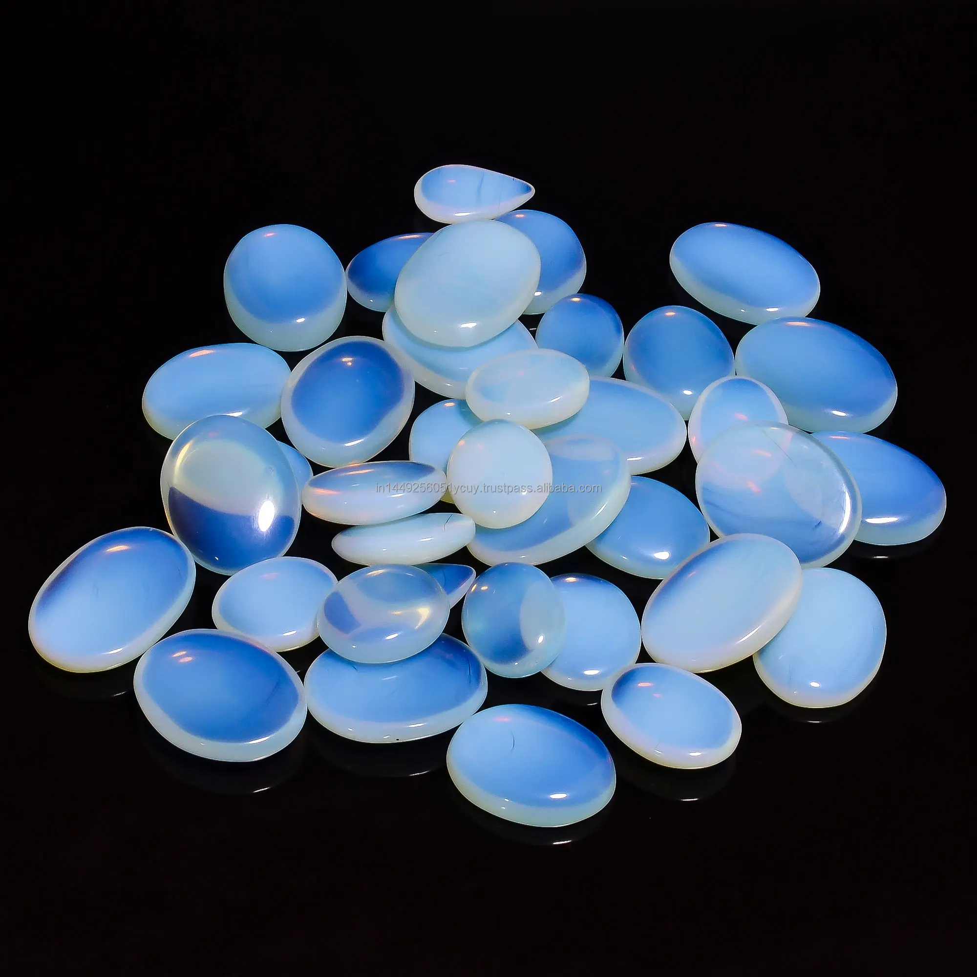 Lotto all'ingrosso di pietre preziose Opalite di forma ovale di dimensioni miste, pietra preziosa allentata Cabochon di Opalite di colore bianco ovale