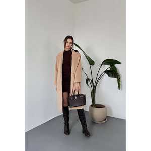 Venta al por Mayor de Abrigos Largos Tejidos de Camello - Product Image 5