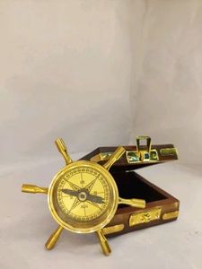 Boussole à cadran solaire en laiton de West London boussole de travail marin affichage de pointeur de corps en bois pour le camping en plein air - Product Image 2