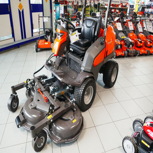 Tondeuse autoportée commerciale Husqvarna P525DX AWD Diesel 25HP Kubota D1105 3 cylindres 155cm pour terrains municipaux à vendre - Product Image 1