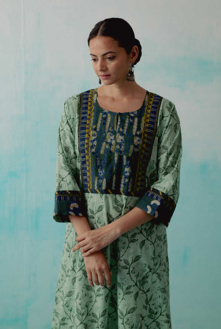 สีเขียว