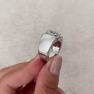 Bague de fiançailles pour homme avec diamant de laboratoire ovale de 5,00 ct, sertie en canal, certifiée IGI, couleur D-E-F, clarté VVSVS - Product Image 2