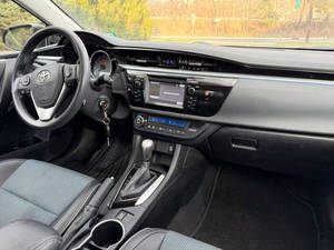 Voiture d'occasion de qualité et abordable, Toyota Corolla 2016, conduite à gauche - Product Image 2