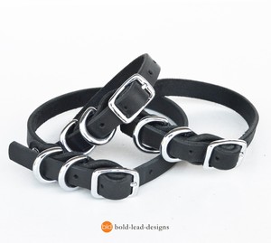 Collier de chien en cuir pleine fleur à double anneau en D de marque privée avec quincaillerie en laiton - Product Image 2