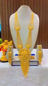 ชุดสร้อยคอเครื่องประดับแฟชั่นดูไบ24K ชุดต่างหูกำไลข้อมือวัสดุทองแดงสำหรับสหรัฐอเมริกา