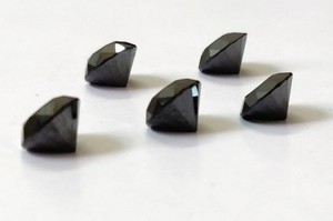 Diamante Negro Natural, Corte Brillante Redondo de 3 mm - Diamante Negro Suelto - Product Image 2