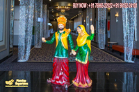Statues Punjabi Bhangra multicolores pour DJ Party Statues Punjabi Cultural Bhangra Statues pour la décoration de mariage Statues en fibre Punjabi Virasat