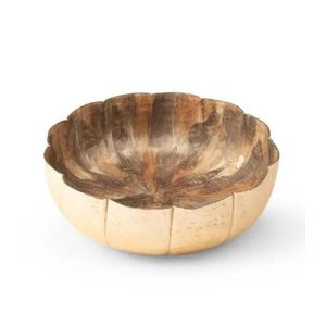 Bol en métal doré de haute qualité, design tendance et nouveau, style martelé, motif floral, best-seller - Product Image 3