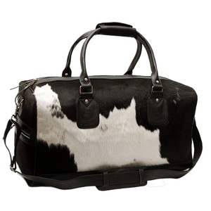 Bolsa de fin de semana con pelo de vaca, bolsa de viaje grande personalizada con estampado de animales de vaca, equipaje de viaje con estampado de animales - Product Image 5
